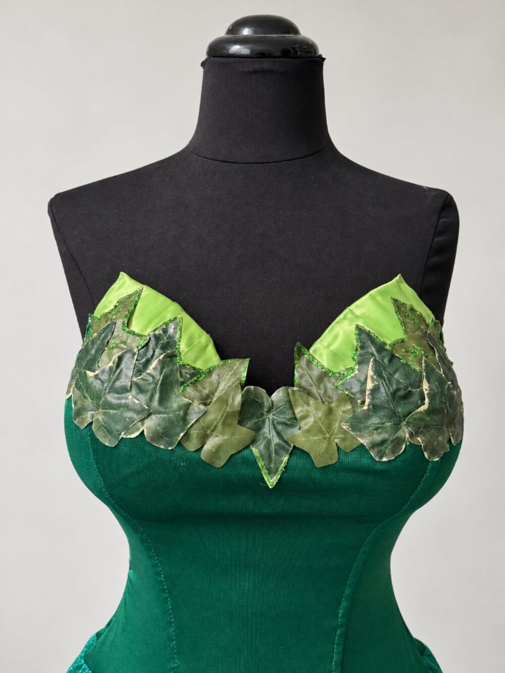 Poison Ivy Costume Dress ML and handmade Arm bands - Picture 3 of 13